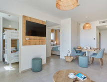 Nieuw vakantieverblijf voor 10 personen direct aan zee op Presqu'île de Giens - thumbnail 5