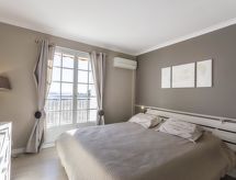 Verfijnd vakantieappartement met zeezicht en tuin nabij Hyères - thumbnail 4