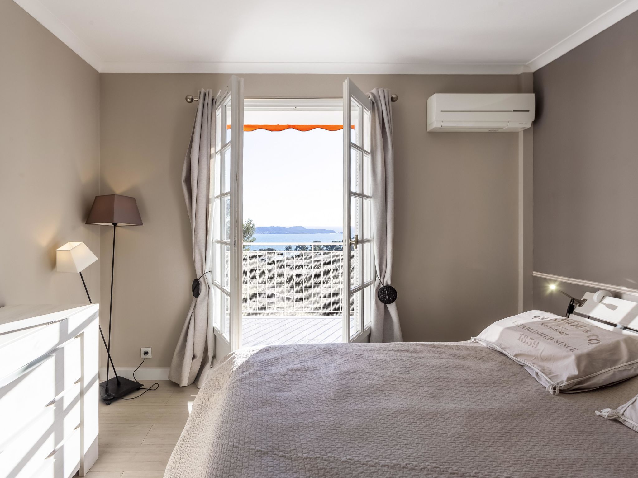 Verfijnd vakantieappartement met zeezicht en tuin nabij Hyères - foto 23