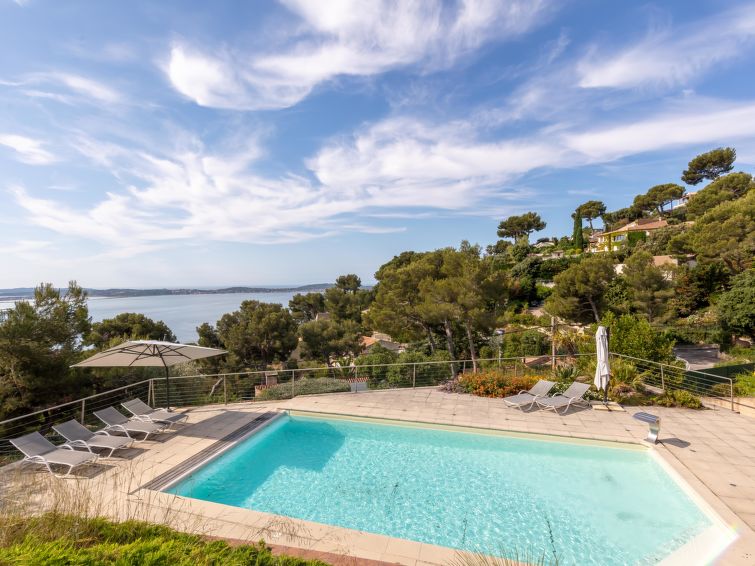 Search and Stay destination Hyères, Provence-Alpes-Côte d'Azur - France from AU$ 357. Mont des Oiseaux