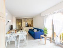 Stijlvolle studio aan de Côte d'Azur, direct bij de jachthaven en 250m van het strand - thumbnail 1