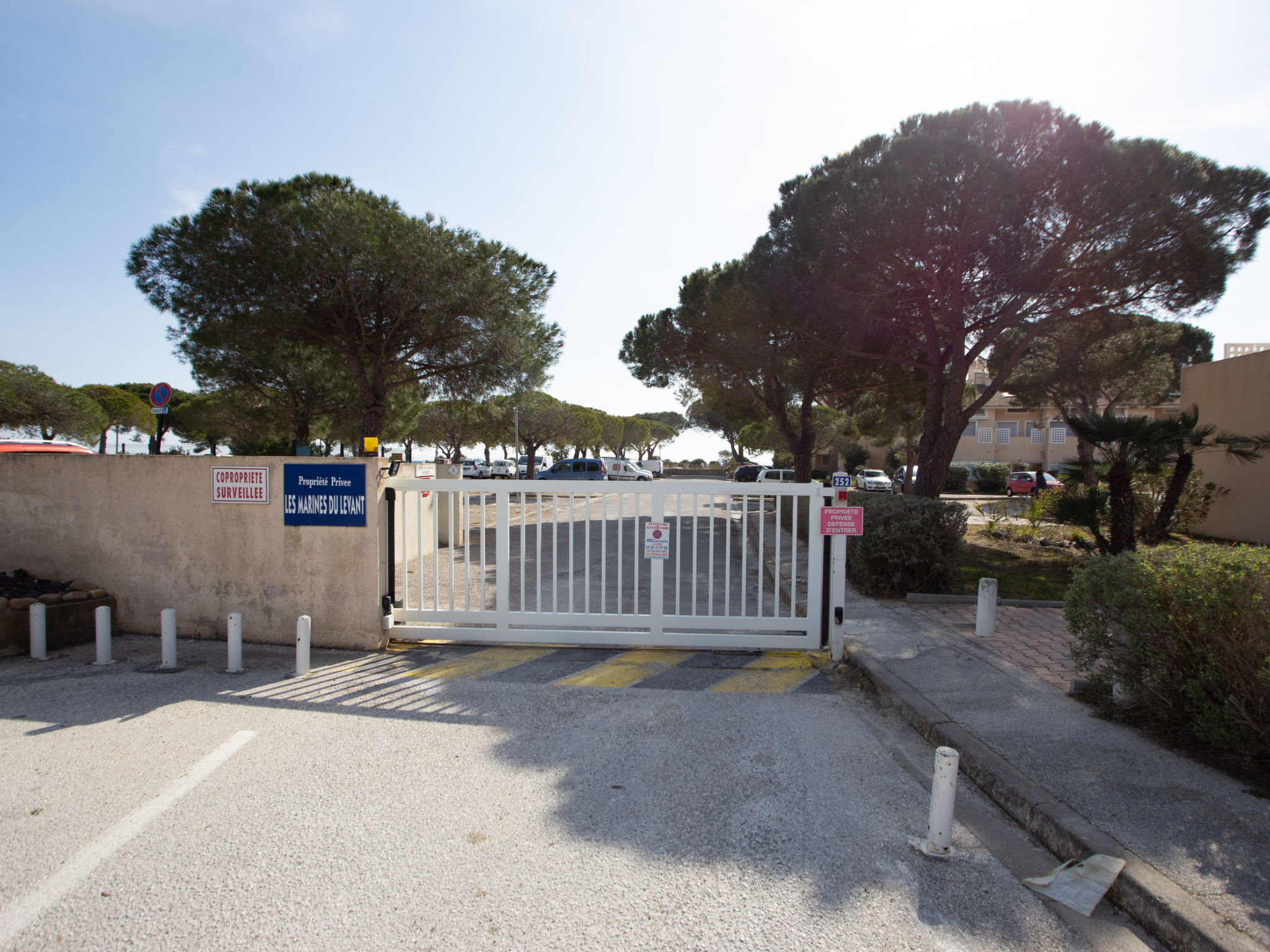 Les Marines du Levant - Buiten