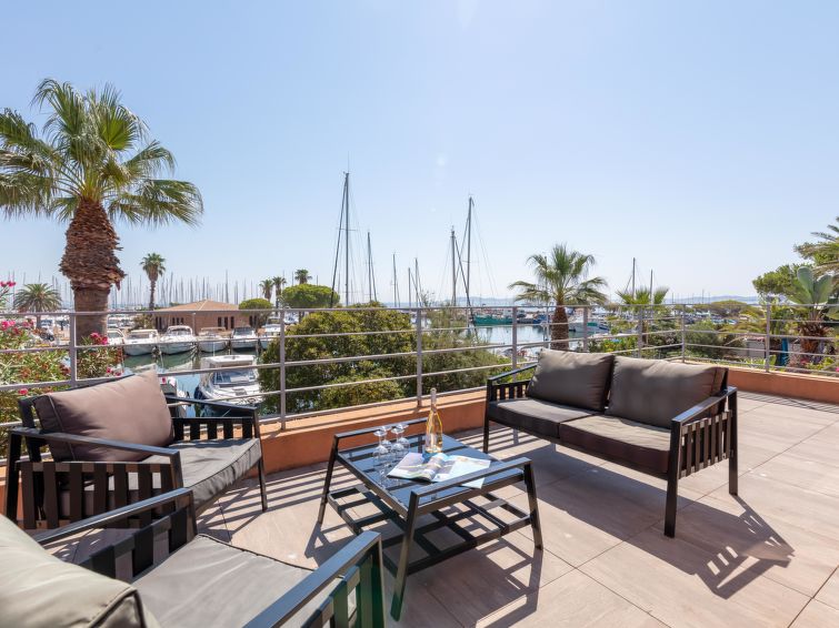 Search and Stay destination Hyères, Provence-Alpes-Côte d'Azur - France from AU$ 530. Cantegril