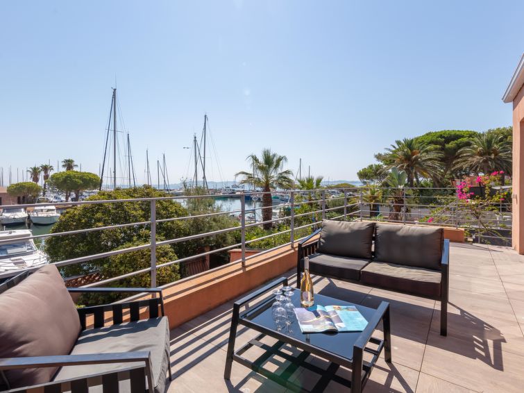 Search and Stay destination Hyères, Provence-Alpes-Côte d'Azur - France from AU$ 603. Cantegril