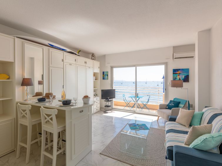 Search and Stay destination Hyères, Provence-Alpes-Côte d'Azur - France from AU$ 229. Bona