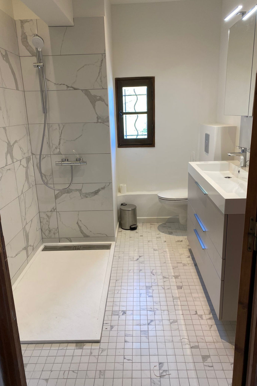 LES VALERIANES - Binnen