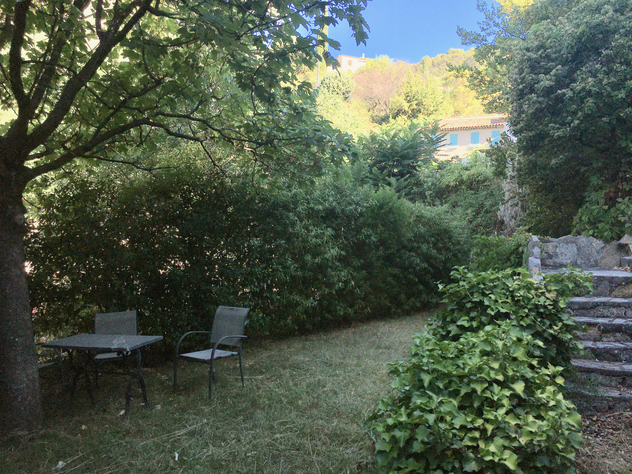 MAISON PERCHEE - Buiten