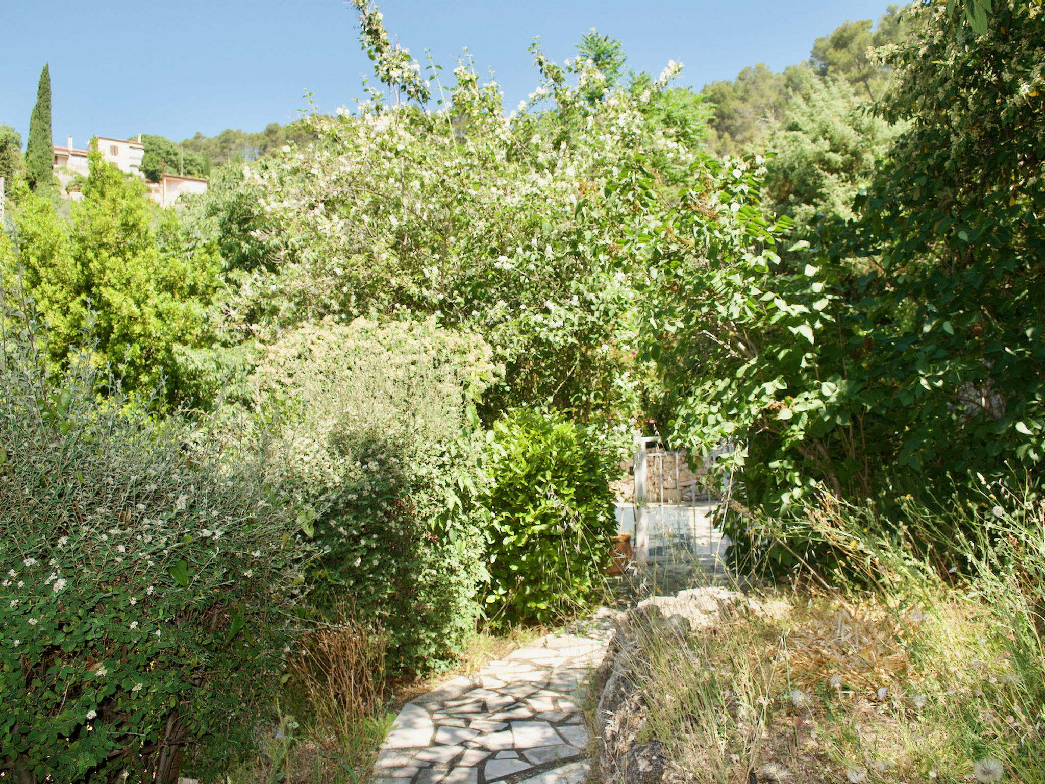 MAISON PERCHEE - Buiten