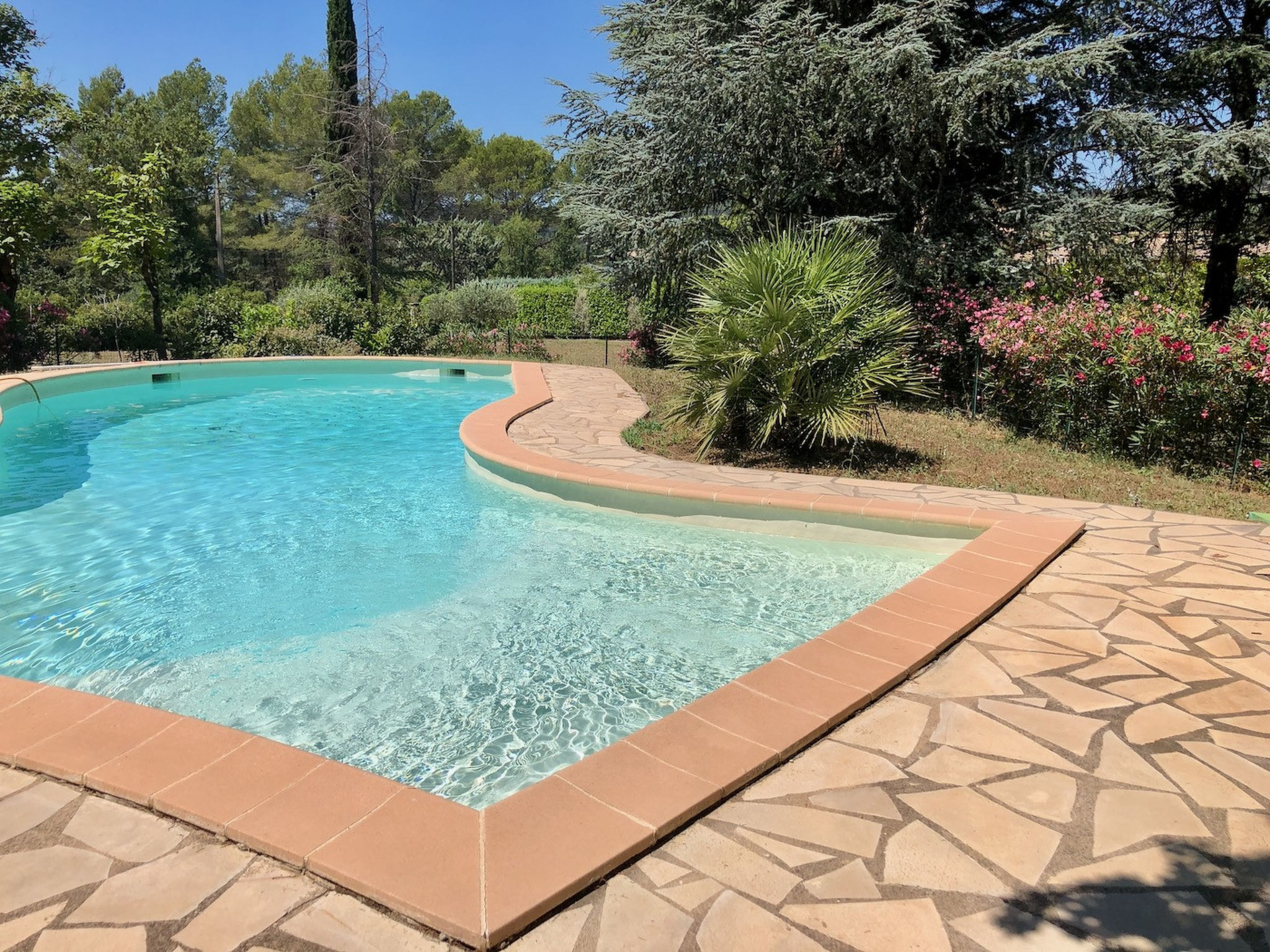 CLOS DES CHENES - Buiten