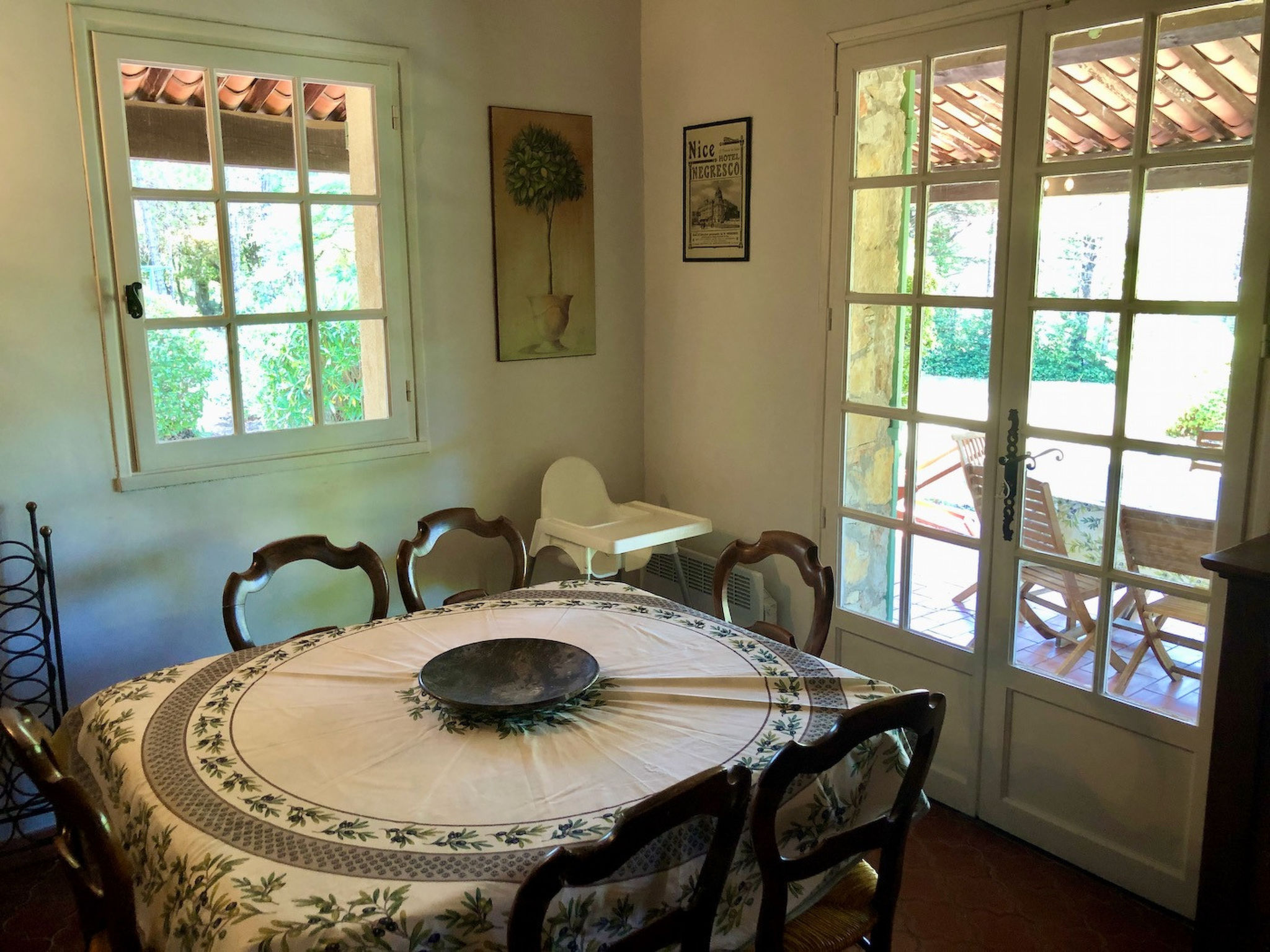 CLOS DES CHENES - Binnen