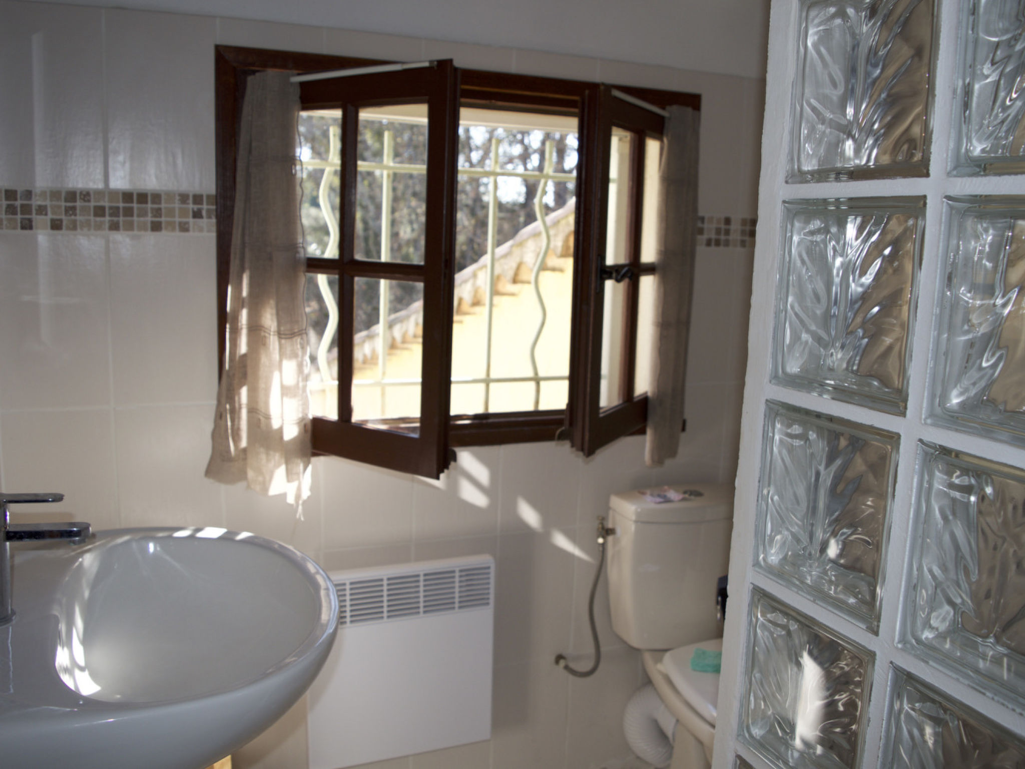 CLOS DES CHENES - Buiten