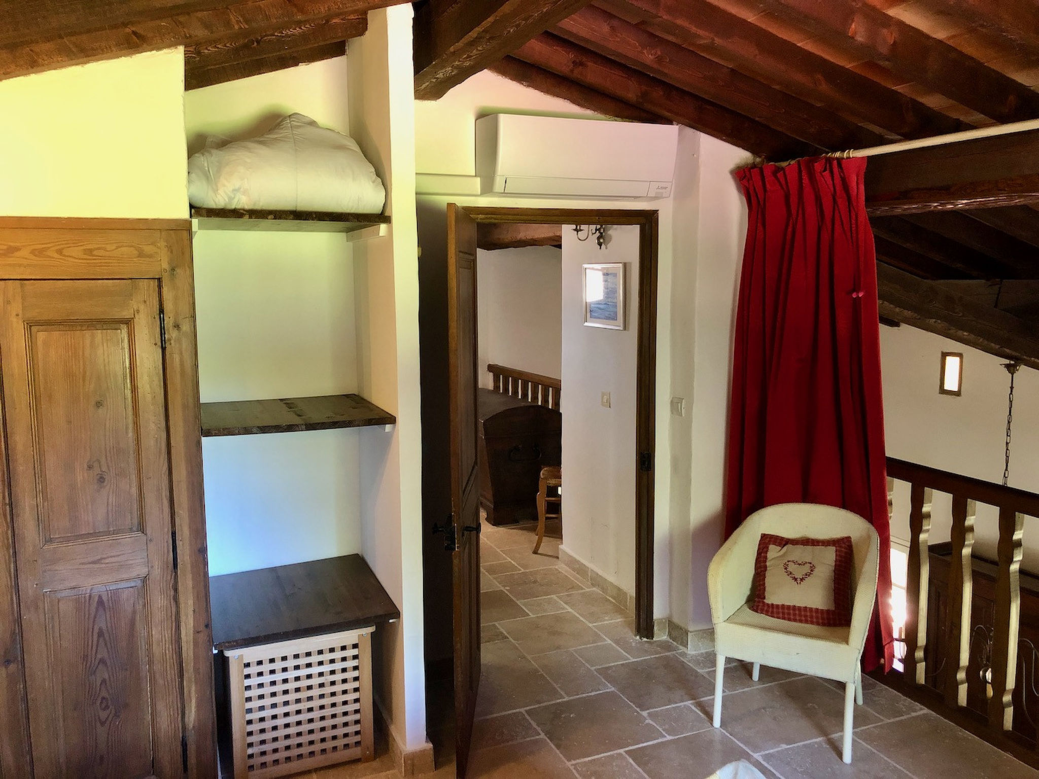 CLOS DES CHENES - Binnen