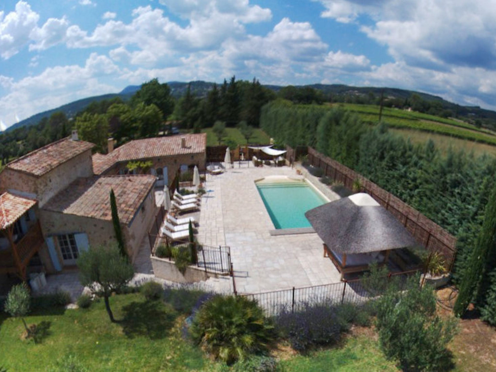 LI SIAN BEN - Binnen