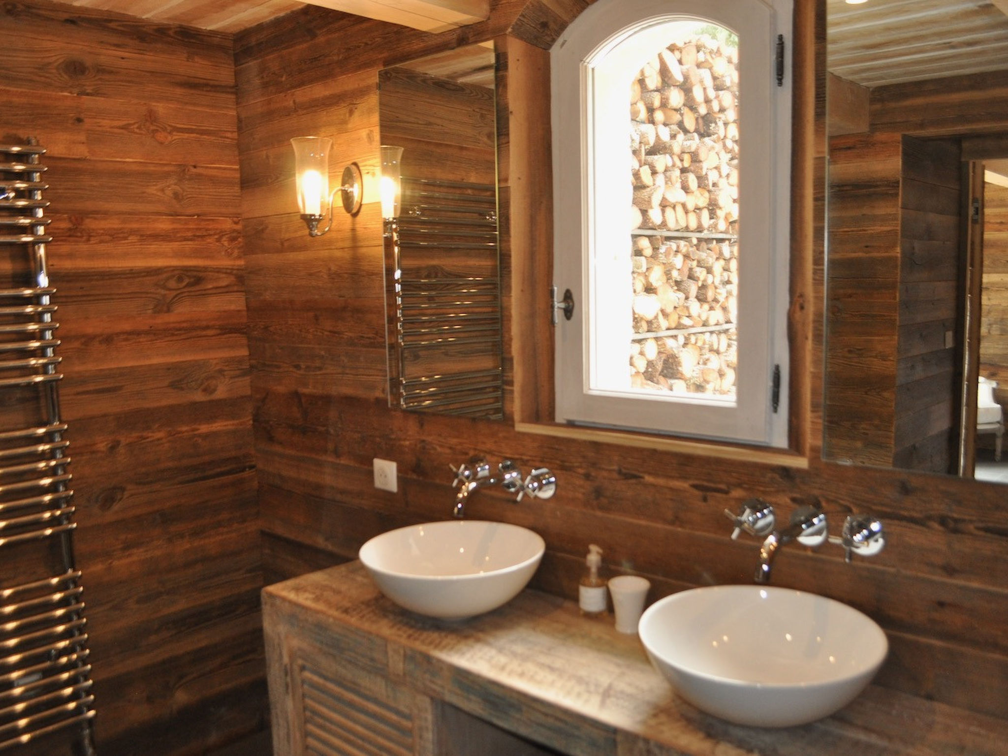 LI SIAN BEN - Binnen