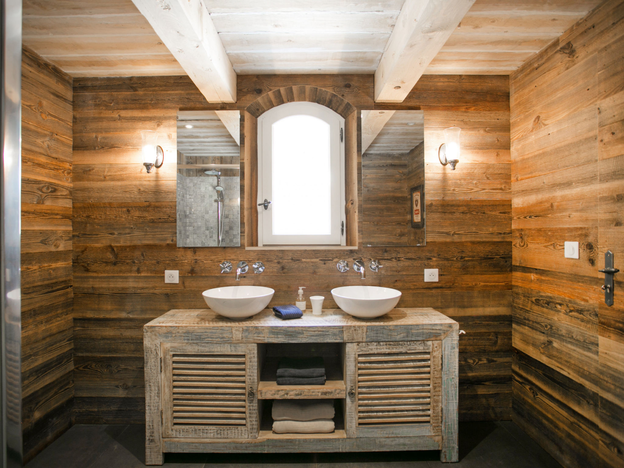 LI SIAN BEN - Binnen