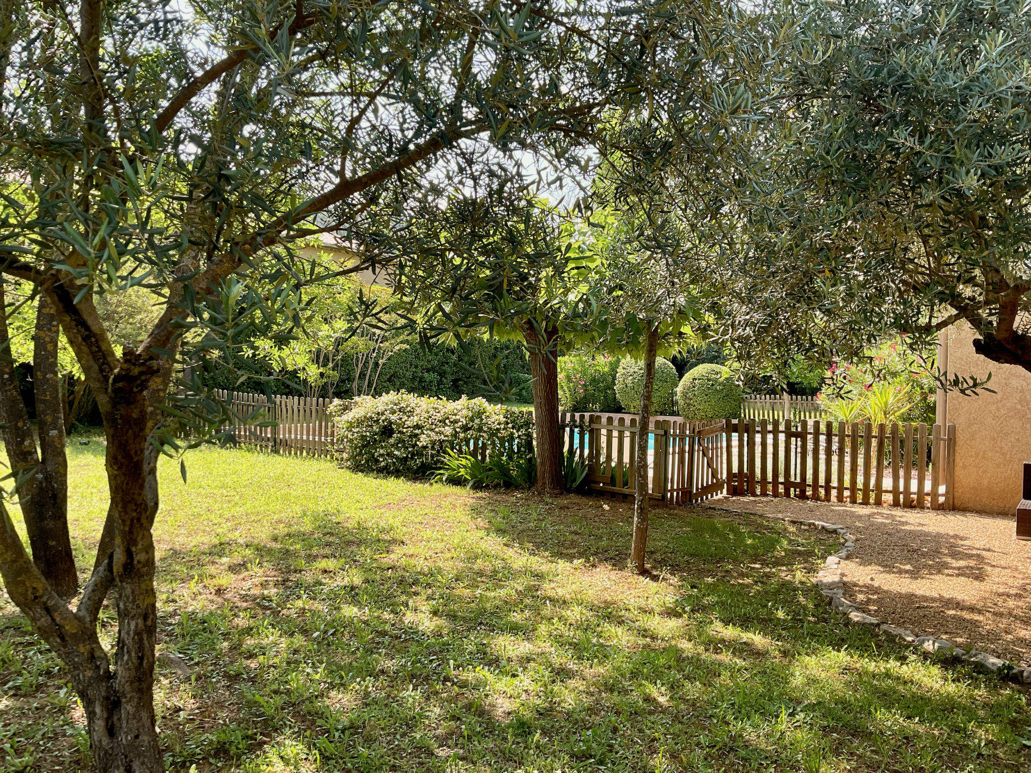 LE FERRAILLON - Buiten