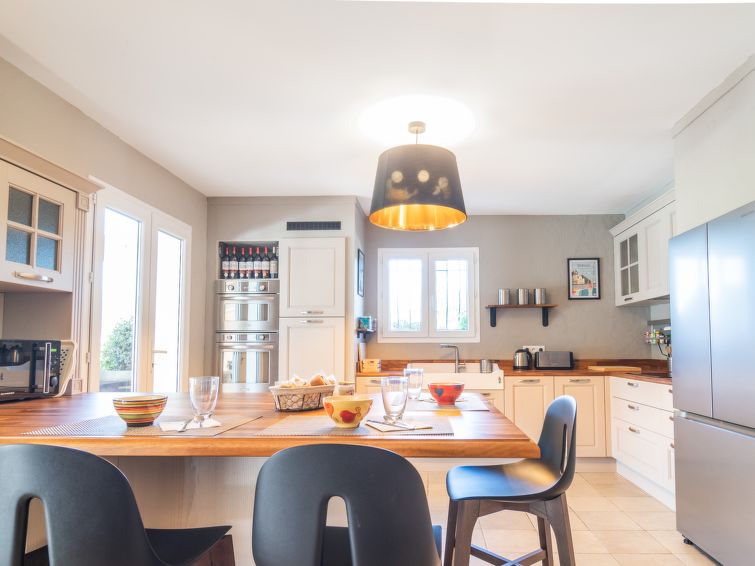 Search and Stay destination Carcès, Provence-Alpes-Côte d'Azur - France from AU$ 377. Villa Liliarty
