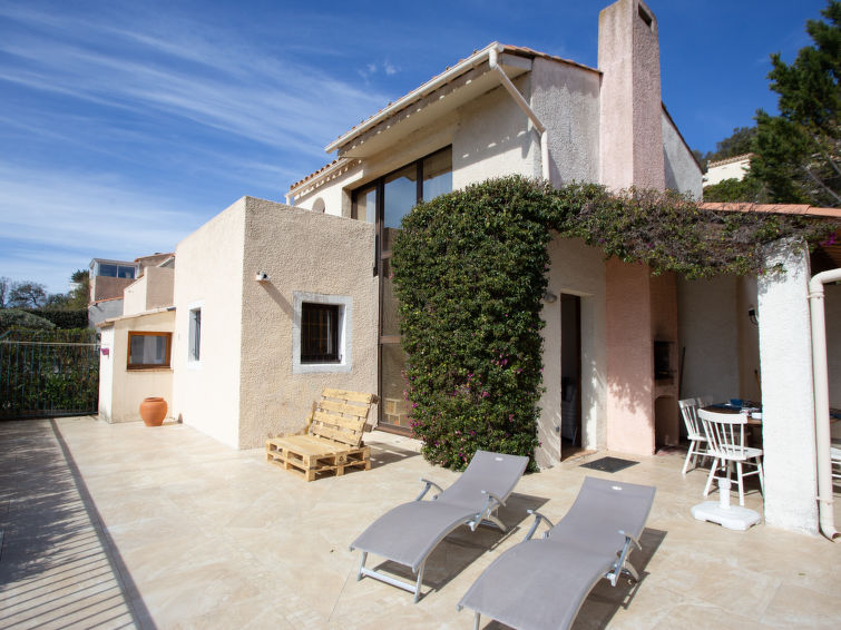 Search and Stay destination La Londe-les-Maures, Provence-Alpes-Côte d'Azur - France from AU$ 351. Le Belvédère