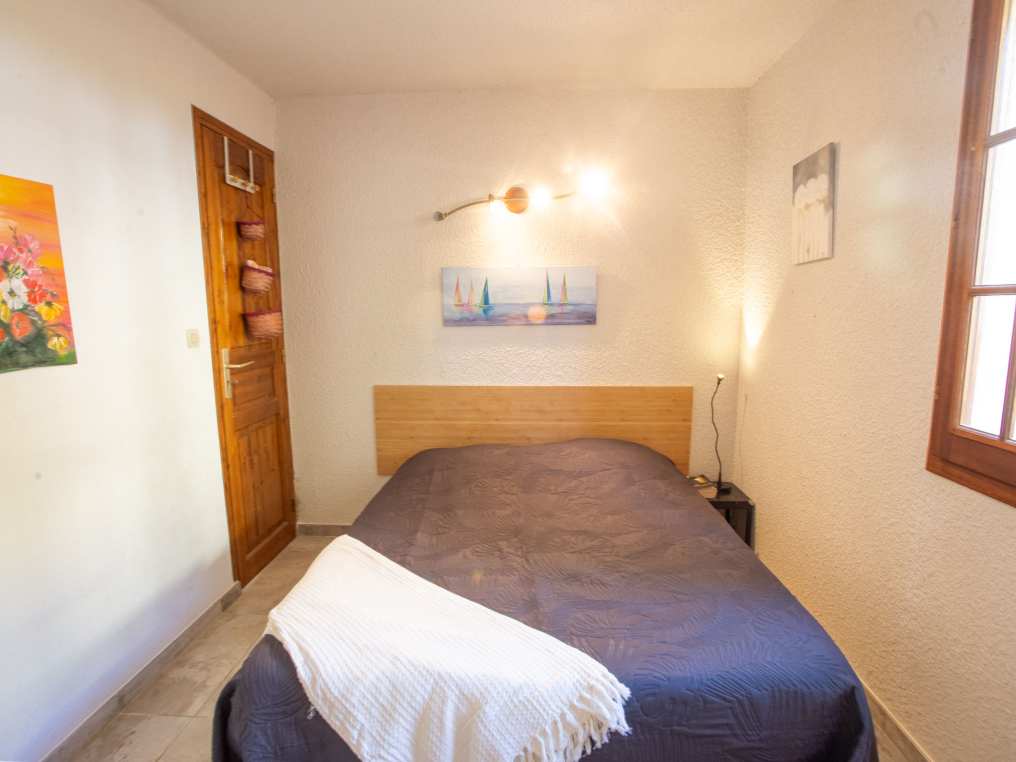 Licht vakantiehuis met zwembad en uitzicht, nabij golf en strand - foto 11
