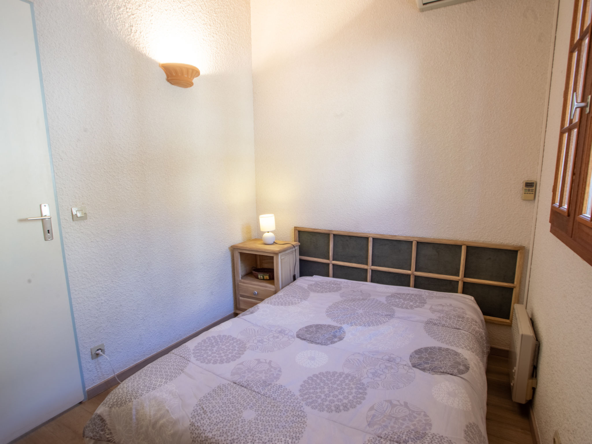 Licht vakantiehuis met zwembad en uitzicht, nabij golf en strand - foto 15