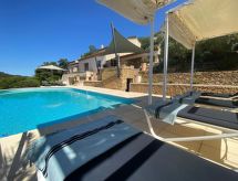 Ferienvilla mit Pool Infinity