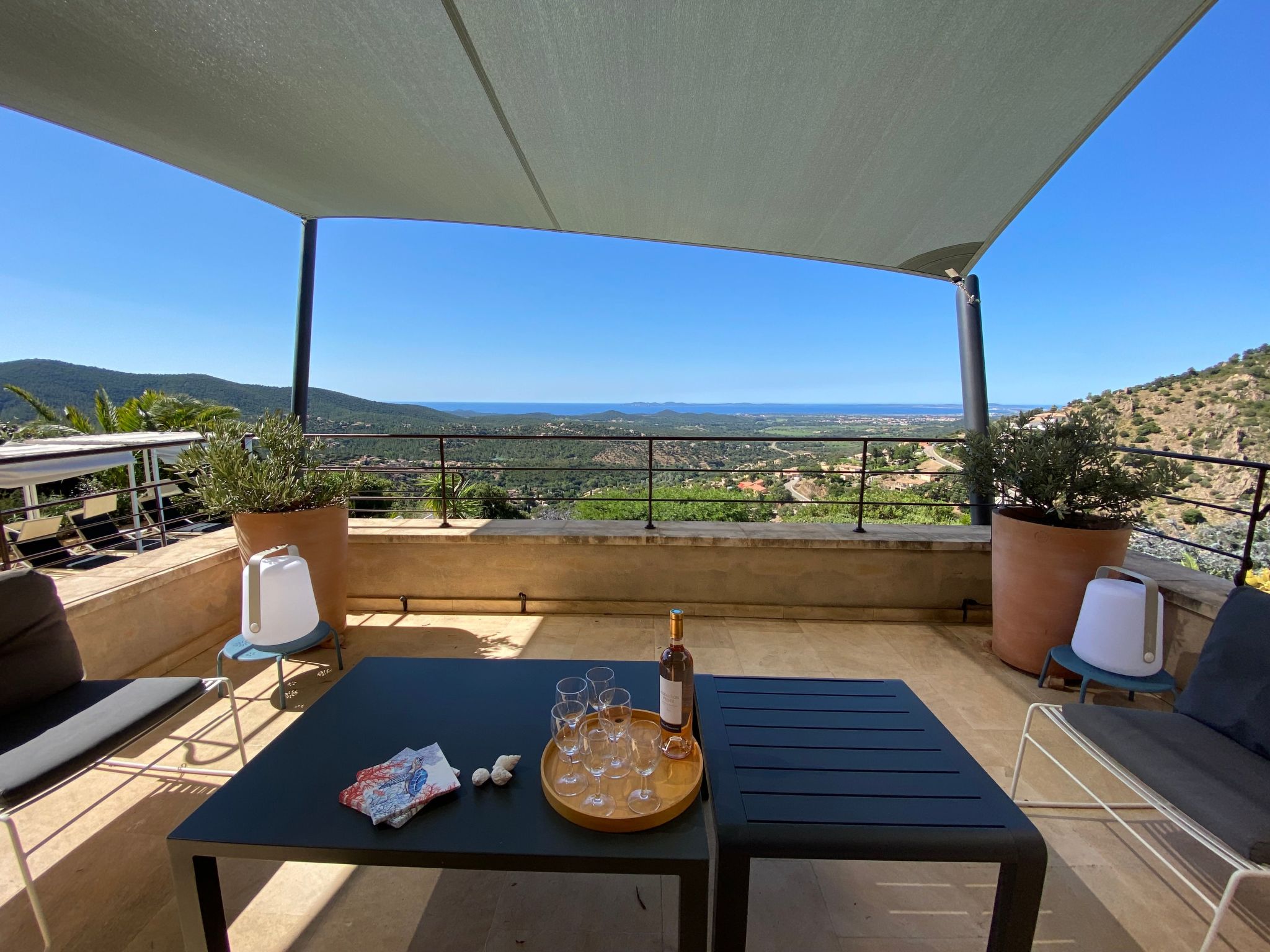 Ferienvilla mit Pool Infinity-Binnen