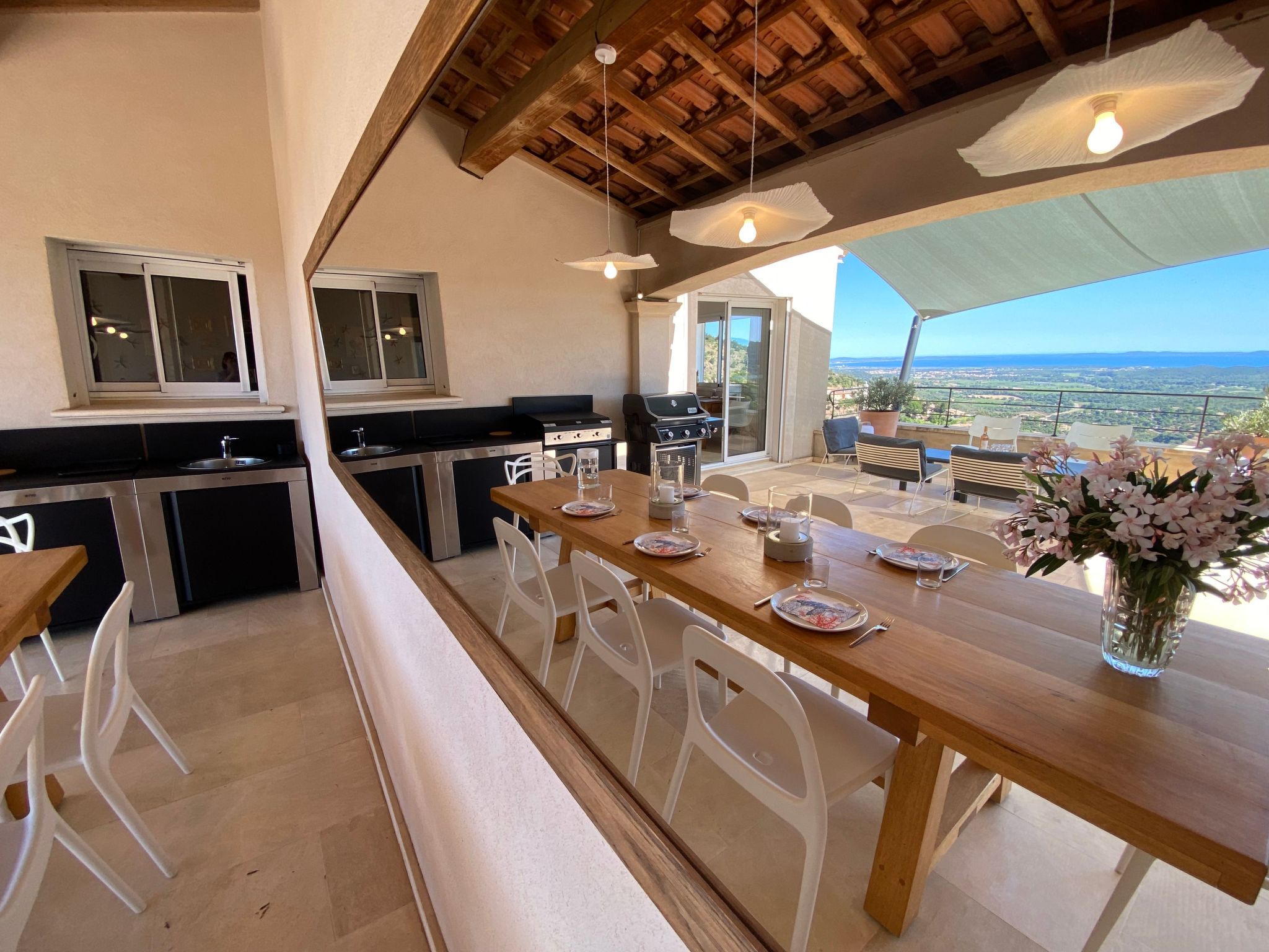 Ferienvilla mit Pool Infinity-Binnen