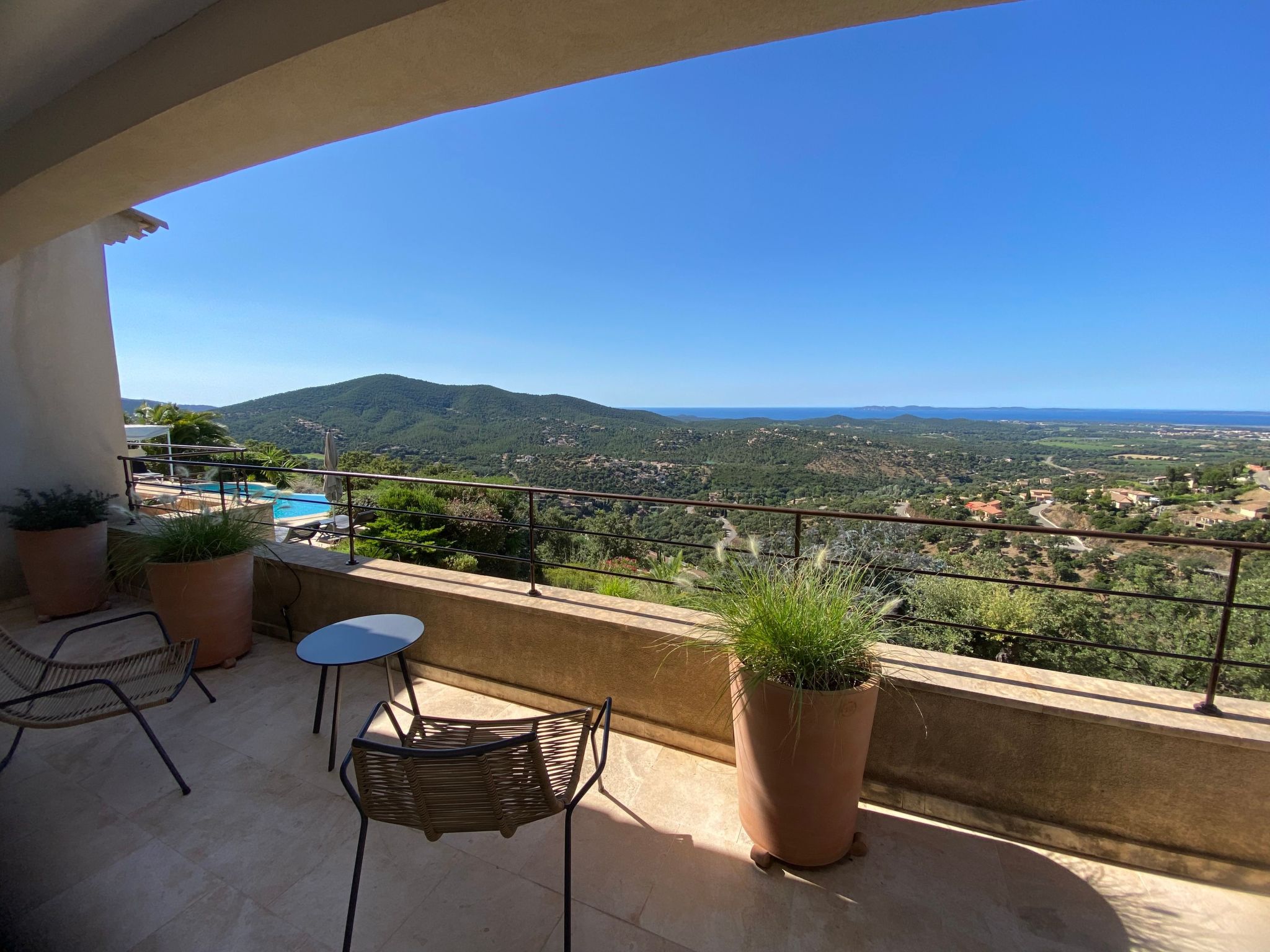 Ferienvilla mit Pool Infinity-Binnen