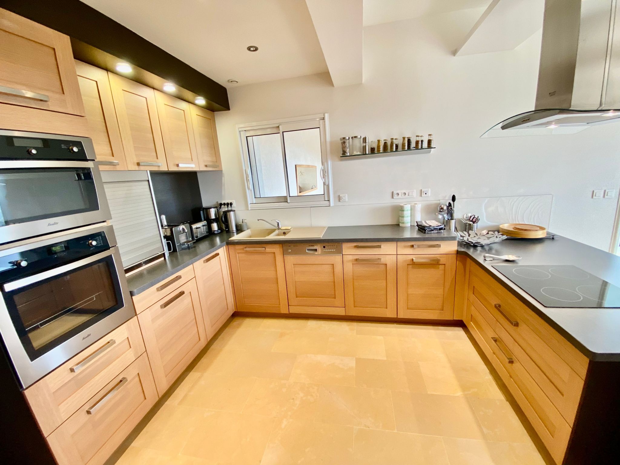 Ferienvilla mit Pool Infinity-Binnen