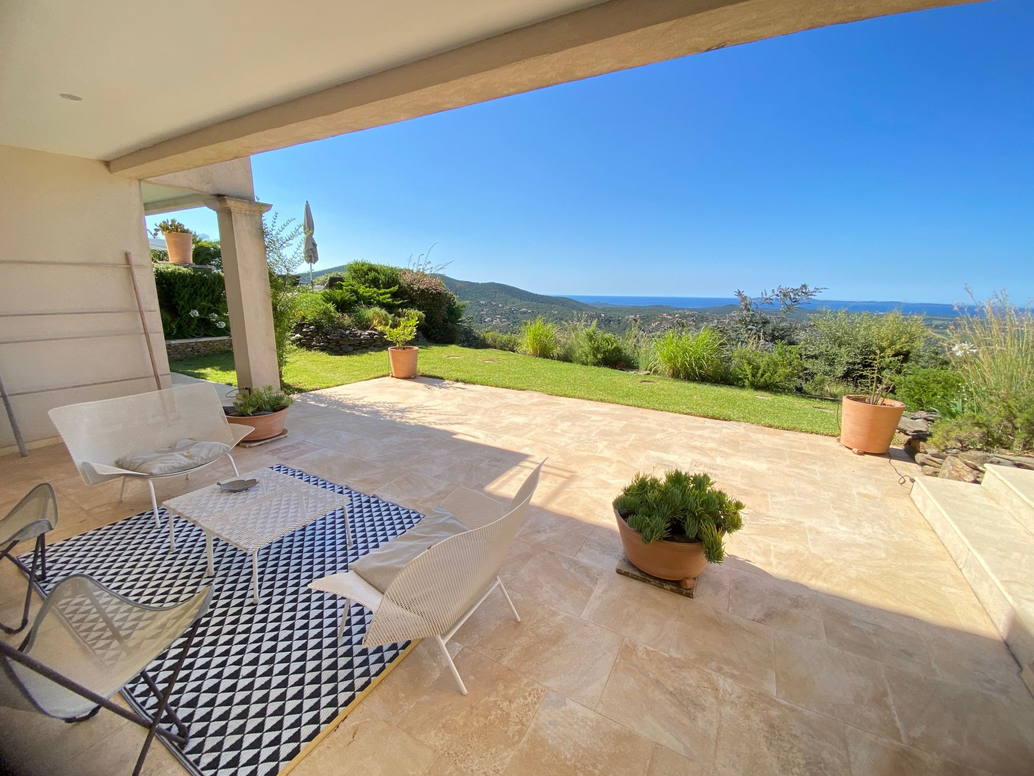 Ferienvilla mit Pool Infinity-Binnen