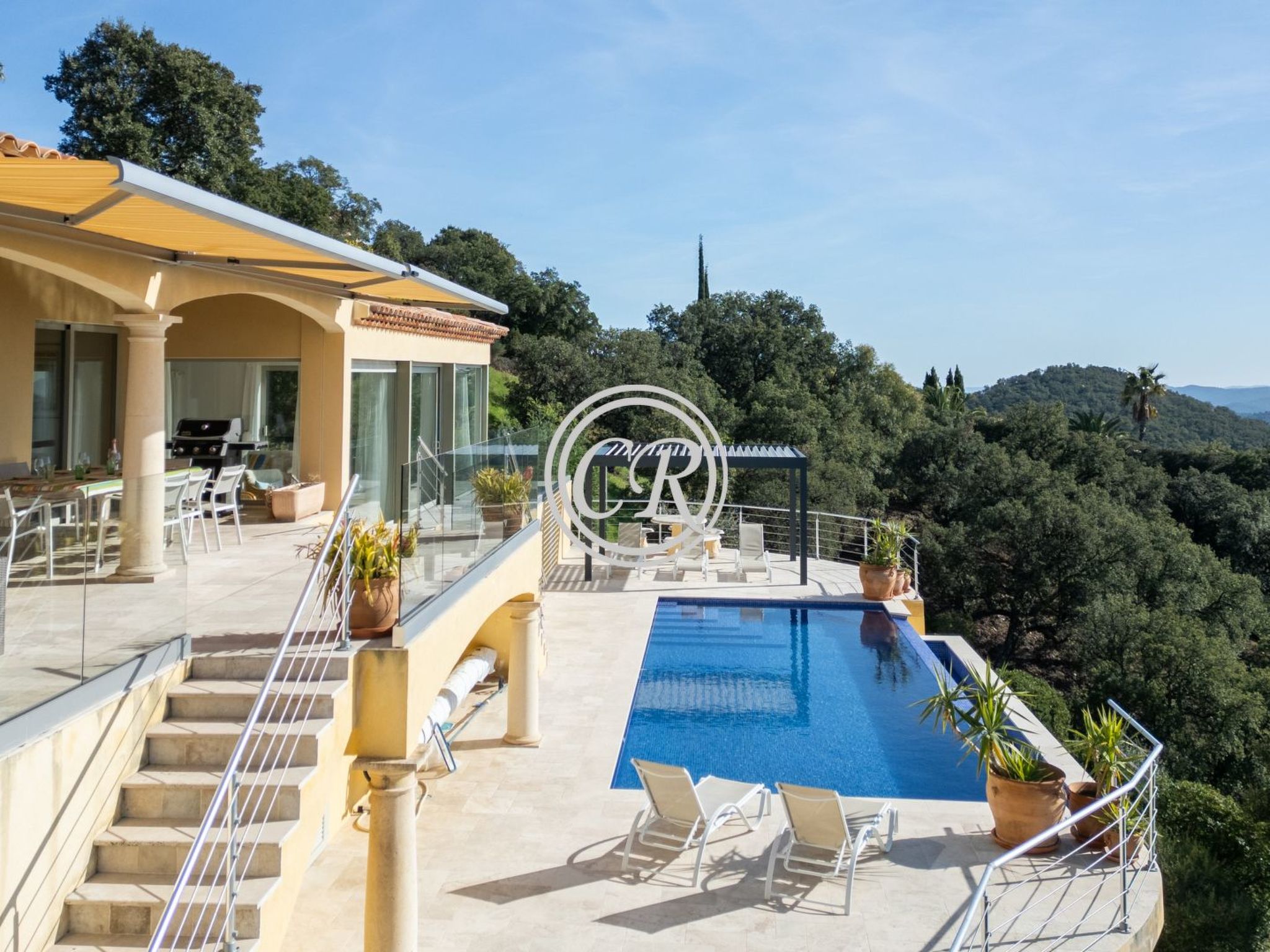 Wunderschöne Villa in Valcros mit Pool und Meerblick-Binnen