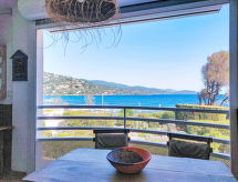 L'Estelan: sfeervol appartement aan het strand van Saint Clair, Le Lavandou - thumbnail 1