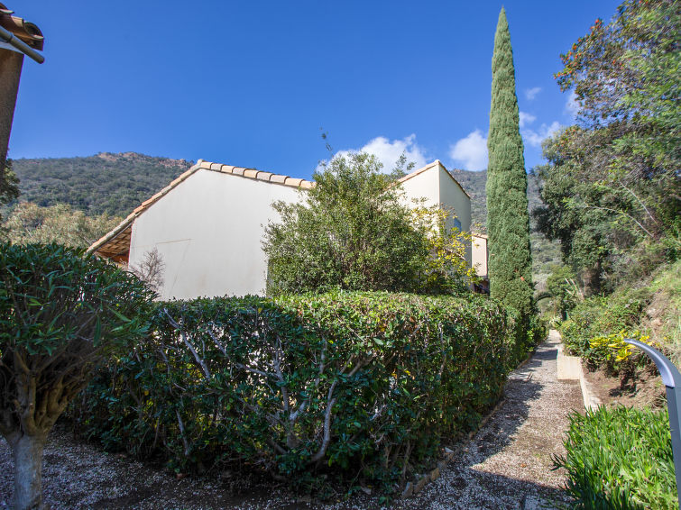 Search and Stay, undefined in undefined. Gallery position 4