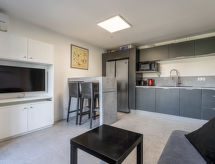 Appartement op 100m van strand Pramousquier met verwarmd zwembad - thumbnail 6