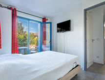 Appartement op 100m van strand Pramousquier met verwarmd zwembad - thumbnail 5