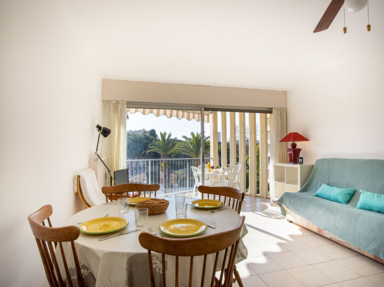 Search and Stay destination Le Lavandou, Provence-Alpes-Côte d'Azur - France from AU$ 192. La Méridienne
