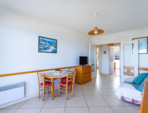 Direct aan het strand van Le Lavandou: appartement voor 4 personen - thumbnail 6