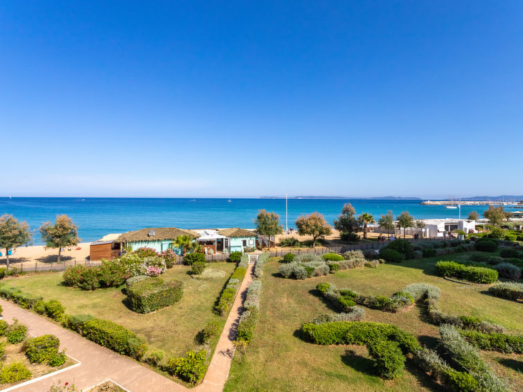 Search and Stay destination Le Lavandou, Provence-Alpes-Côte d'Azur - France from AU$ 228. La Corvette