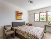 Studio aan zee in Le Lavandou – strand op 20 meter - thumbnail 5