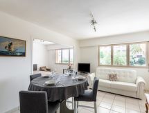 Studio aan zee in Le Lavandou – strand op 20 meter - thumbnail 1