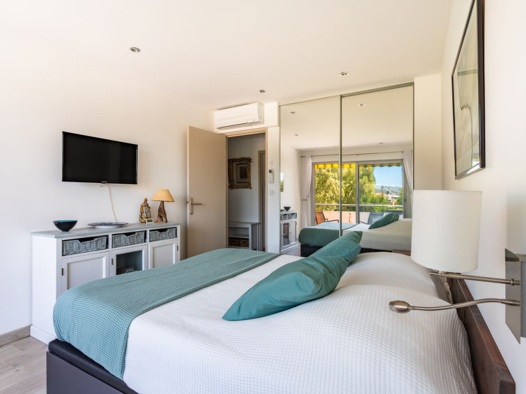 Search and Stay, undefined in undefined. Gallery position 4