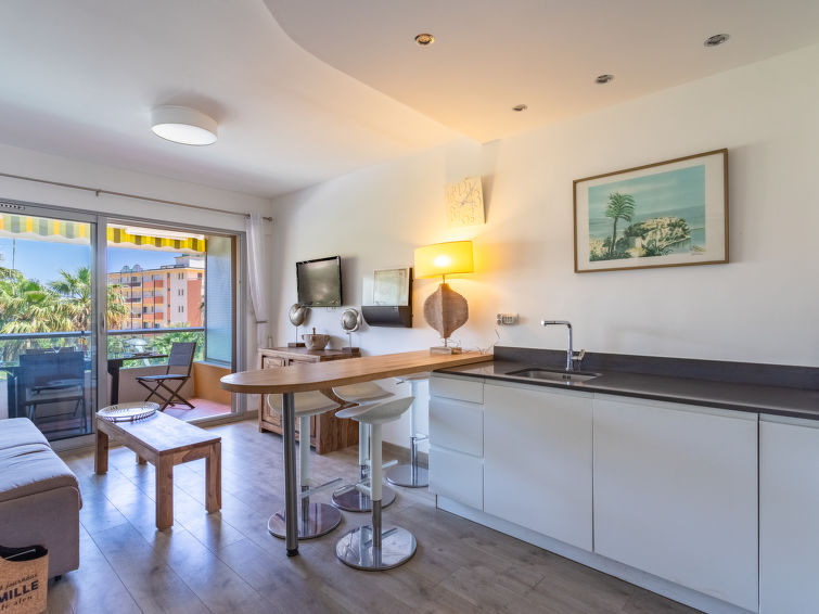 Search and Stay destination Le Lavandou, Provence-Alpes-Côte d'Azur - France from AU$ 214. Les Palmiers