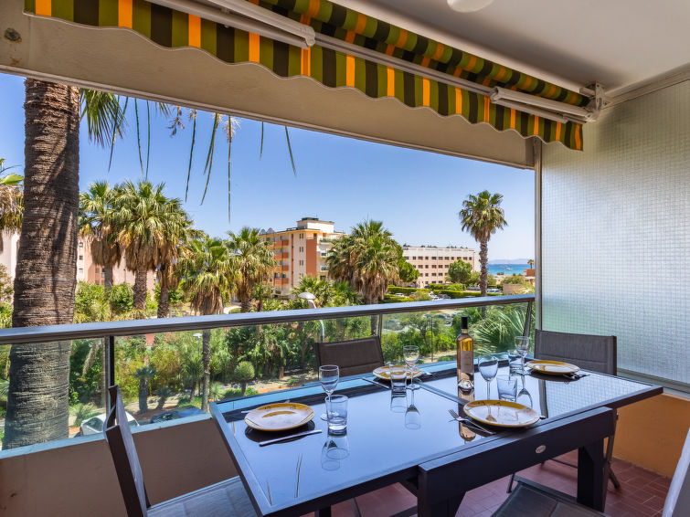 Search and Stay destination Le Lavandou, Provence-Alpes-Côte d'Azur - France from AU$ 214. Les Palmiers