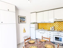 Knus appartement voor 4 aan de Côte d'Azur in Le Lavandou - thumbnail 2
