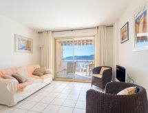 Zonnig appartement in Le Lavandou met zwembad, op 800 meter van het strand - thumbnail 6