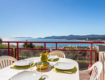 Zonnig appartement in Le Lavandou met zwembad, op 800 meter van het strand - thumbnail 1