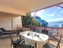 Appartement aan zee met zwembad in Le Lavandou, Côte d'Azur - thumbnail 2