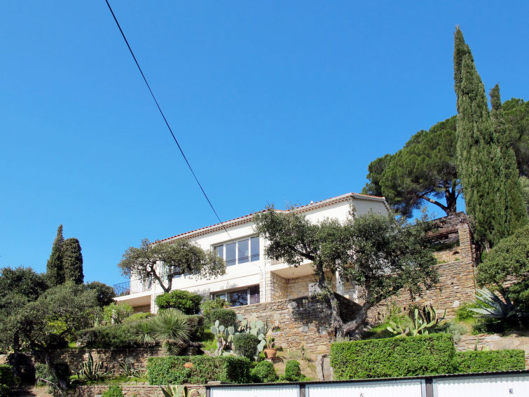 Search and Stay destination Le Lavandou, Provence-Alpes-Côte d'Azur - France from AU$ 173. Villa Montemare Dorette
