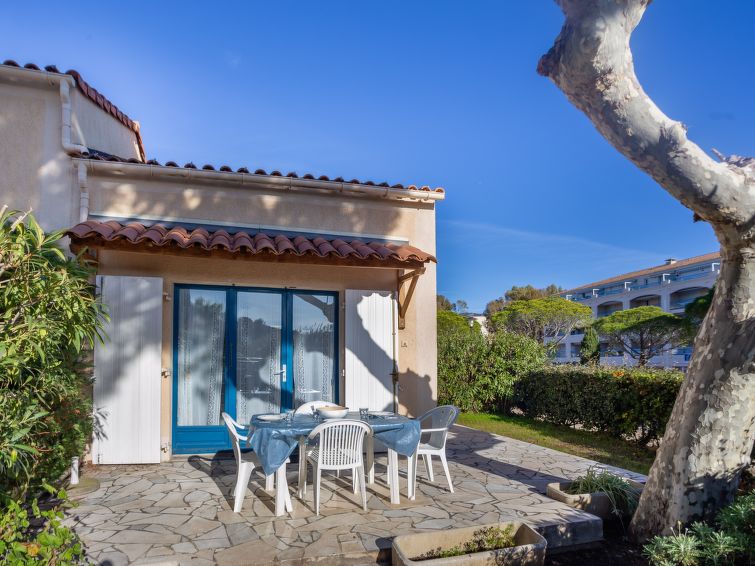 Op 800 m van zee: sfeervol vakantiehuis in Le Lavandou in Le Lavandou