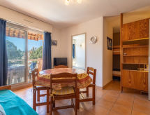 Knus appartement op 300 meter van het strand in Bormes-les-Mimosas - thumbnail 3